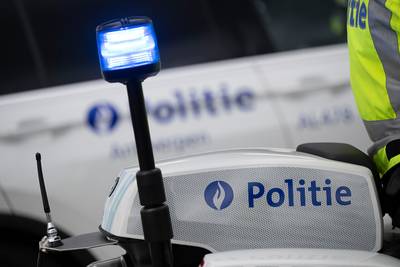 Fietser (80) overleden na aanrijding op Ringlaan in Zandhoven: “Overgestoken zonder te kijken”