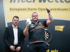 Dirk van Duijvenbode mist matchdarts tegen Gerwyn Price en grijpt naast eerste EuroTour-titel: ‘Had moeten winnen’