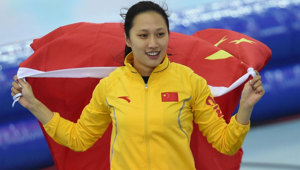 Het goud op de 1000 meter ging verrassend naar Hong Zhang, die China daarmee het eerste schaatsgoud ooit bezorgde. Beeld afp