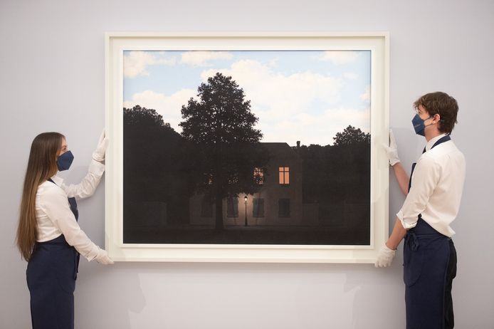 Schilderij 'L'empire des lumières' door René Magritte
