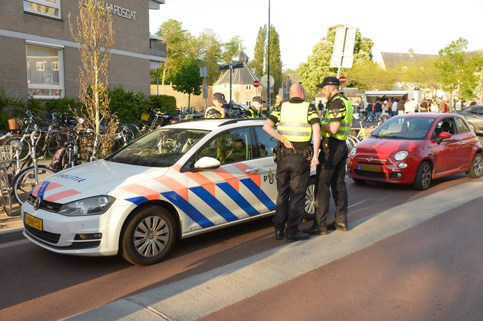 De politie aan De Haven in Breda.