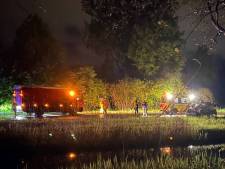 Automobilist (49) uit Lelystad ramt onder invloed een lantaarnpaal en belandt in ziekenhuis