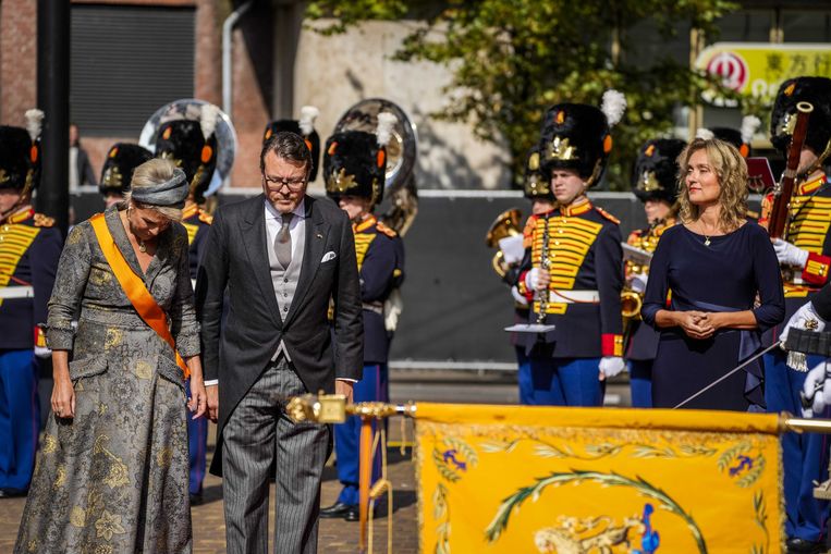 Prins Constantijn en prinses Laurentien bij de Grote Kerk. Beeld ANP