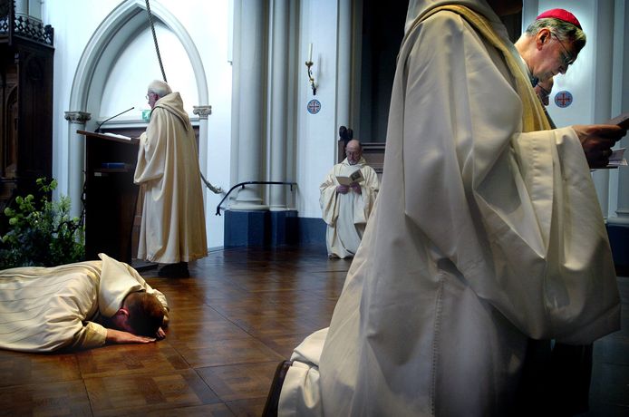 In 2006 kreeg Bernardus Peeters de abtszegening in de trappistenabdij van Koningshoeven.
