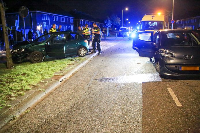 Bij het ongeluk waren twee auto's betrokken.