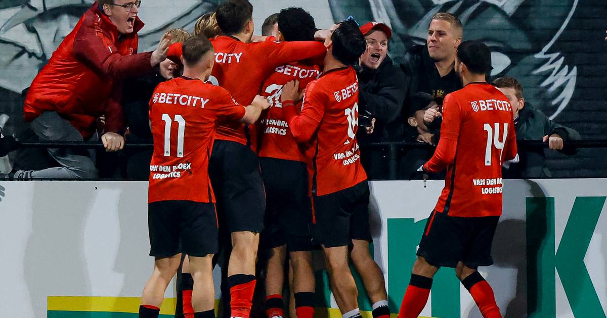 LIVE | Helmond Sport wil zwalkend Vitesse volgende klap geven met overwinning in GelreDome