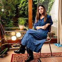 ‘Achteraf gezien kon ze het goed verbloemen, ook voor zichzelf’: hoe jongdementie een gezin langzaam ontwricht