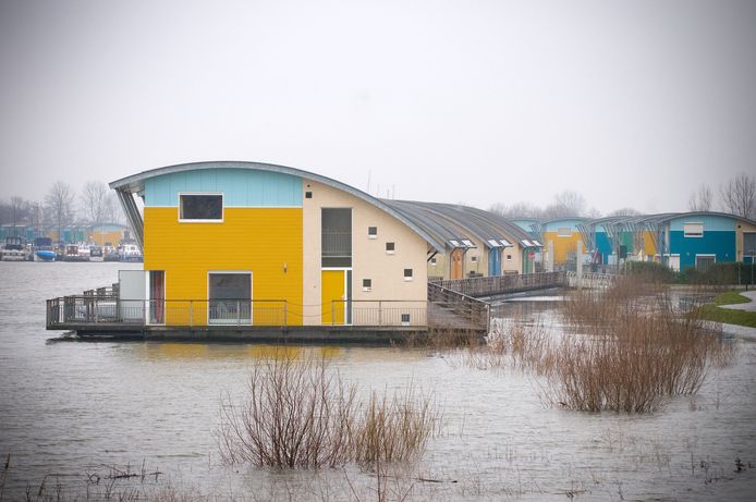 West Maas en Waal pakt wonen in Maasbommelse vakantiehuizen aan Maas