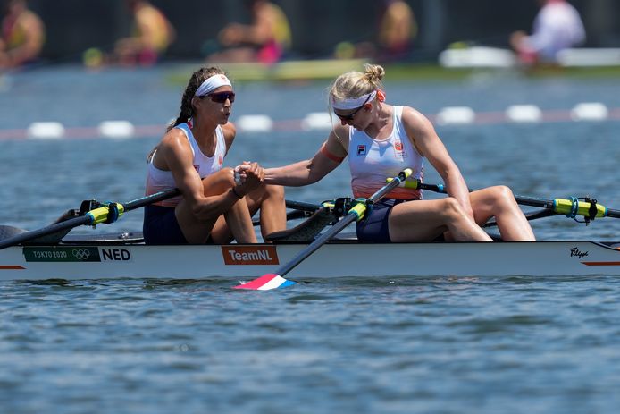 Lisa Scheenaard en Roos de Jong.