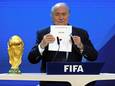 2 décembre 2010: Joseph Blatter, alors président de la FIFA,  annonce que le Qatar a été élu pour accueillir la Coupe du monde 2022
