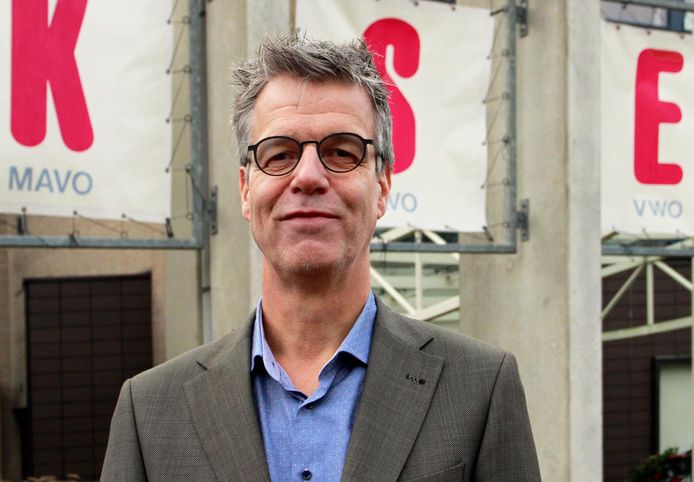 KSE-rector Jan van Heukelum