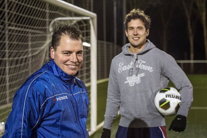 Irene'58-trainer Tijs van Bragt (links) zijn speler Jurgen van Dijk.