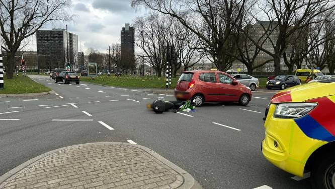Bestuurder deelscooter raakt gewond bij botsing met auto op kruising in Eindhoven