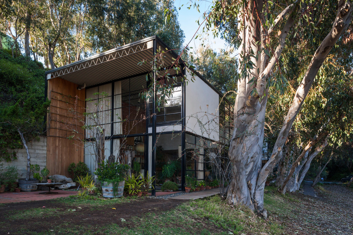 Het Eames House is een van de weinige Case Study Houses die nog intact én bezoekbaar zijn als prototypes van ‘het nieuwe wonen’ na WO II. Beeld Alamy Stock Photo