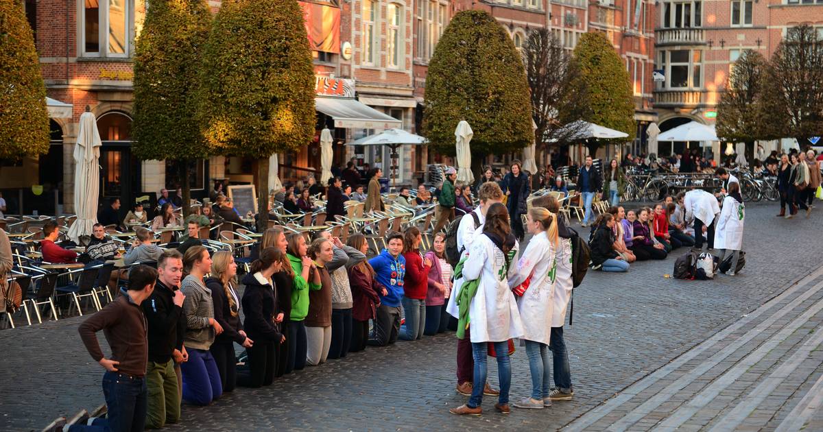 KU Leuven maakt definitief komaf met vernederende studentendopen, maar ...