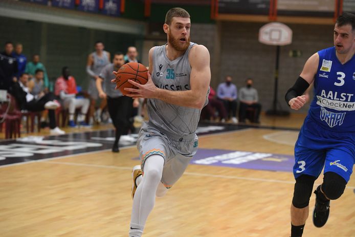 Ivan Karacic moet Phoenix Brussels meer kracht onder de ring bezorgen.