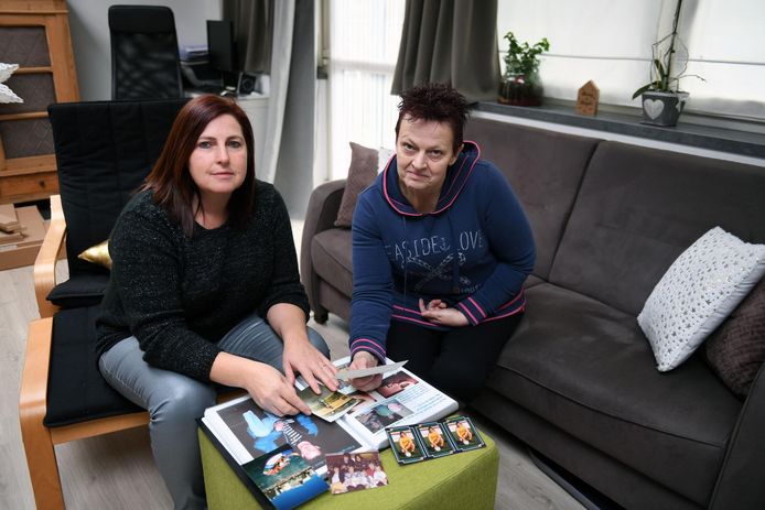Zussen Anja en Berty Verheyden zijn op zoek naar foto's van hun broer.