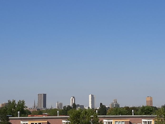 Skyline van Eindhoven vanaf de rondweg in Tongelre. Met onder meer de Vestedatoren, de Regent, de Admirant, de Groene Toren en The Student Hotel.