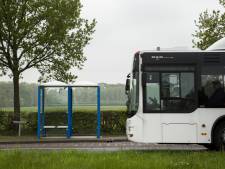 Reizigers wachten uren op bus tussen Lelystad en Dronten: vandaag bijna geen streekvervoer