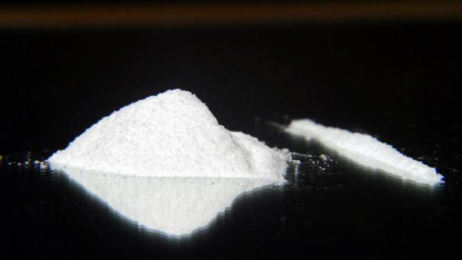 Vrouw belt zelf politie om te melden dat 90 gram speed gestolen werd: 10 maanden cel en 8.000 euro boete