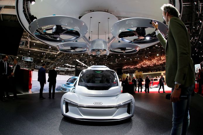 De Pop.Up, een concept van Audi, Airbus en Italdesign voor een vliegende taxi, werd vandaag voorgesteld tijdens het autosalon van Genève in Zwitserland.