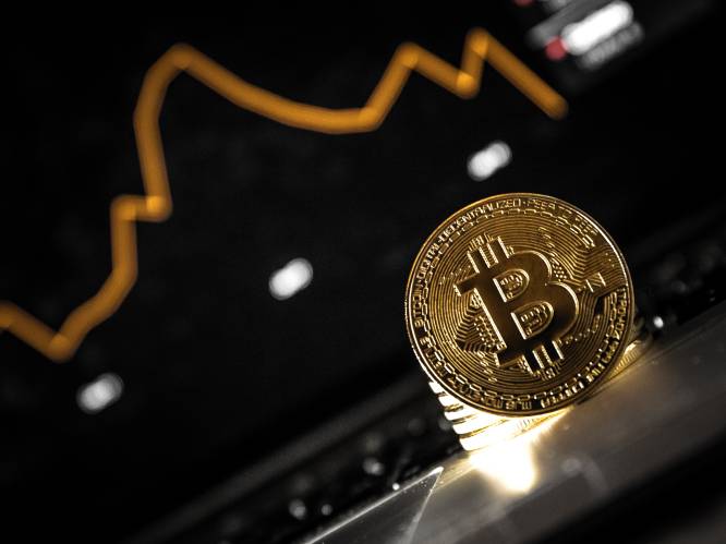 Op 1 week al meer dan 30 procent van waarde kwijt: Bitcoin zakt in korte tijd onder 8.000 dollar