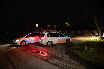 Bewoner (52) bedreigd met mes bij woningoverval in Lepelstraat: vier daders waren zeker half uur bin