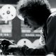 Bob Dylan is jarig: ‘Nog dierbaarder dan Dylan de bevrijdingsheld is de singer-songwriter die lof betuigt aan de mensen van wie hij het singen en het songwriten heeft geleerd’