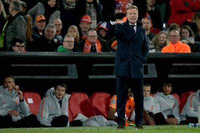Koeman heeft nieuwe rechtsback nodig: ‘Ik denk aan Janmaat of Hateboer’