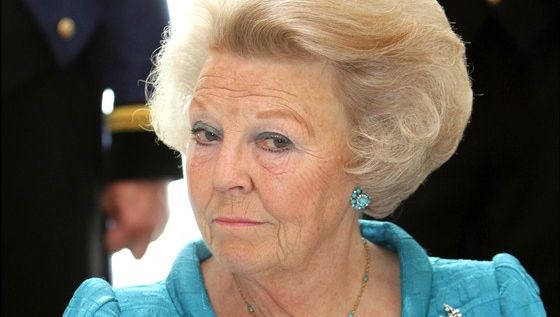 HP/De Tijd publiceert verboden foto's Beatrix | Binnenland | AD.nl