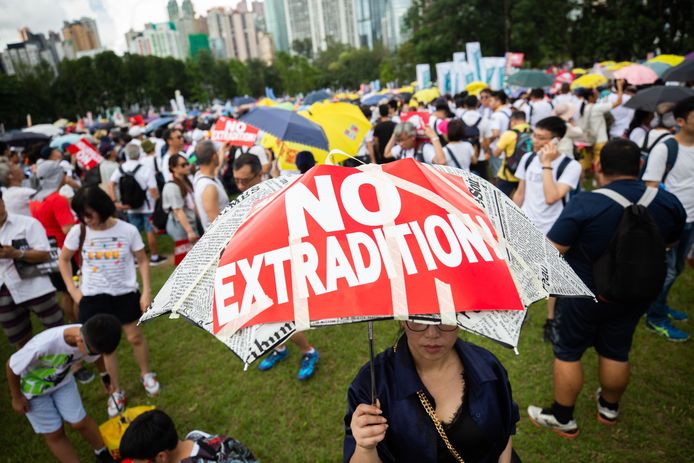 Ondanks de massale betoging heeft het bestuur van Hongkong beslist om het omstreden wetsvoorstel over uitlevering aan China volgende week te stemmen.