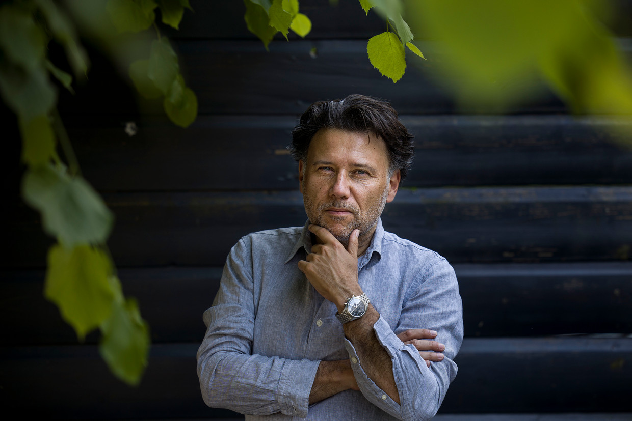 Walter Dornstedt schreef met ‘YMCA’ een postmoderne allegorie. ‘Big