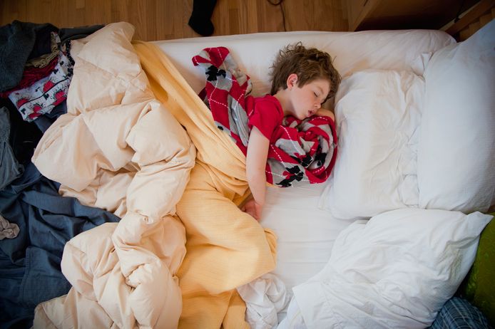 Volgens een nieuwe studie leven kinderen tussen 4 en 6 jaar op een vakantieritme: ze kruipen later in bed en staan ook later op.