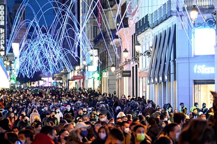 Shopping de Noël à Madrid, ce 29 novembre 2020...