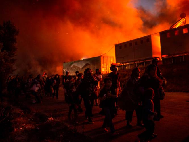 Griekse politie pakt vijf verdachten van verwoestende brand in vluchtelingenkamp Moria op