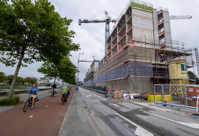In Middelburg worden op dit moment twee studentencomplexen gebouwd: aan de Kanaalweg (naast het NS-station) en in het voormalige hoofdkantoor van Delta.