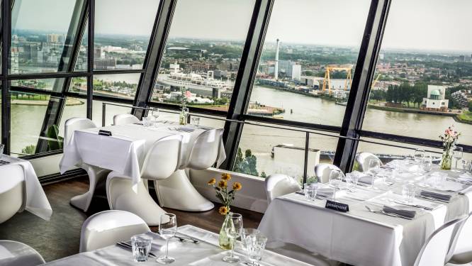 Waanzinnig uitzicht op onze wereldstad tijdens diner in Euromast, maar verwachtingen worden niet waargemaakt