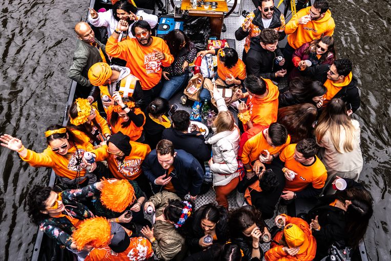 Vivre |  La Nuit du Roi à Amsterdam bat son plein