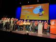 Het vrijwilligersteam van Vereniging Openluchtbad Zwolle neemt de prijs in ontvangst.
