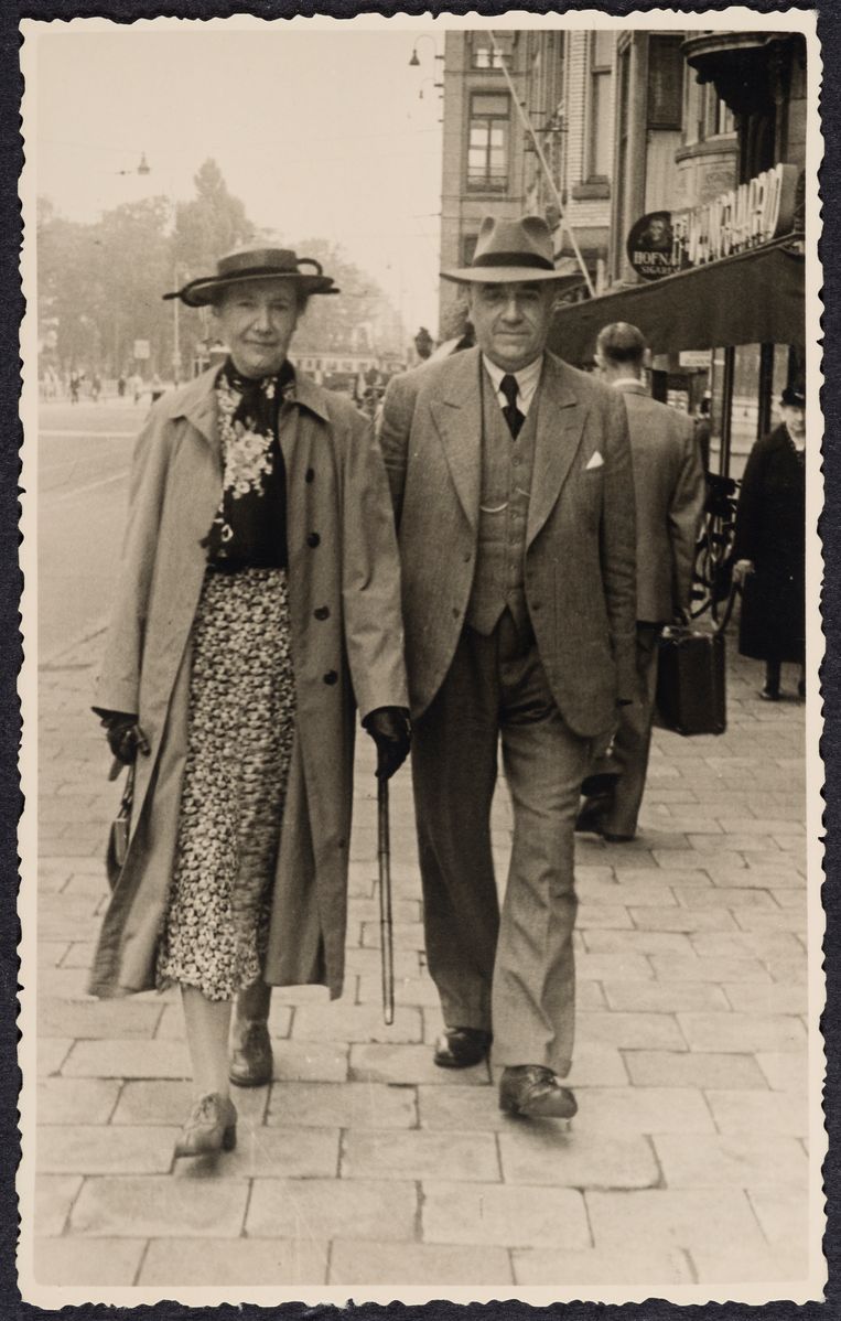 Josephina en Lambertus van Baaren, fotograaf onbekend, circa 1950. Beeld Centraal Museum