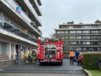 Houten snijplank vat vuur in keuken van appartement