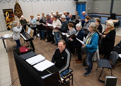 Koninklijke Erepenning voor eeuwling De Veengalm