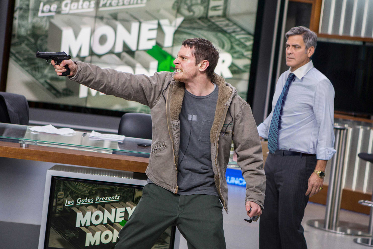 Jack O'Connell en George Clooney in Money Monster van Jodie Foster. Beeld 