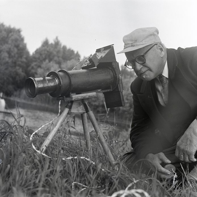 Johannes Vijverberg (1880-1965) was één van de eerste vogelfotografen.