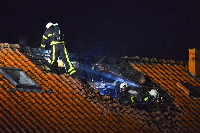 Brand op zolder van woning in Breda