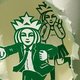 Vernuftige illustrator gaat helemaal los op de bekers van Starbucks (fotospecial)