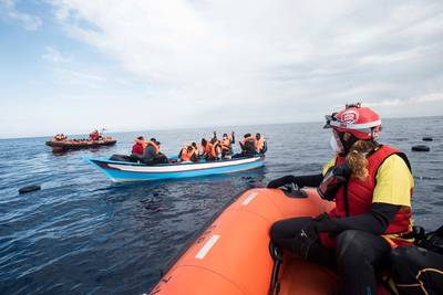 61 schipbreukelingen gered na 9 dagen op zee voor Libische kust, 22 anderen overleden