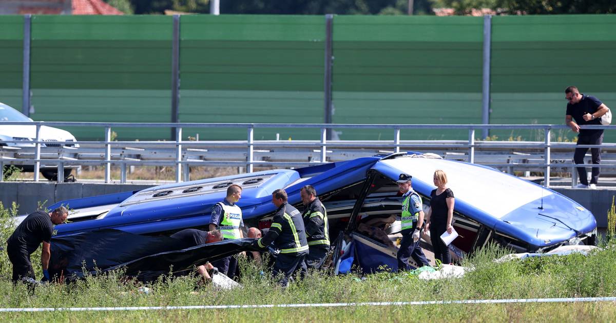 Bus met Poolse pelgrimsgangers verongelukt in Kroatië: zeker 12 doden.