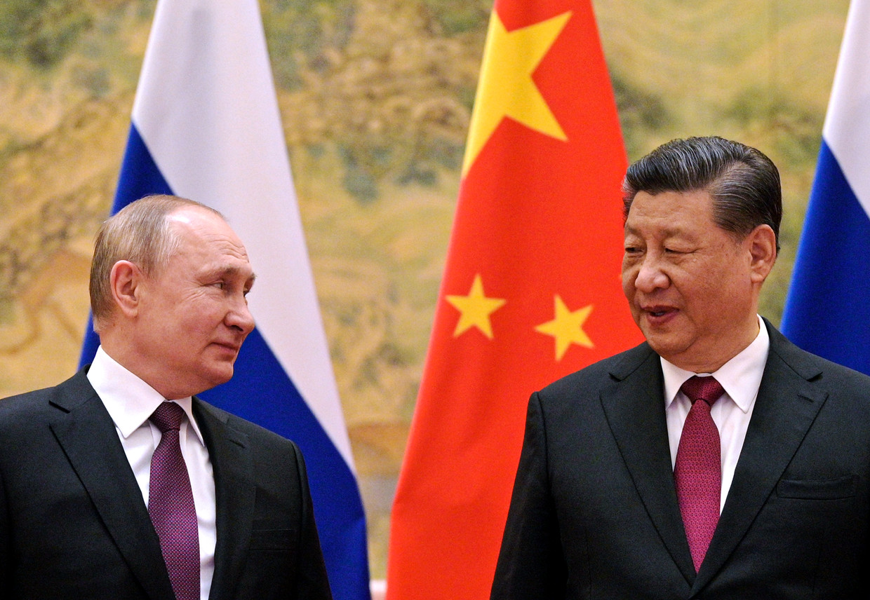 Russisch president Poetin en zijn Chinese ambtgenoot Xi Jinping, tijdens een bijeenkomst in Peking op 4 februari. Beeld AP