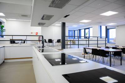 Asielopvang gaat van start in Made: ‘Er zijn hier 24/7 steeds drie mensen voor de beveiliging’